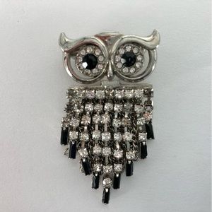 Owl Brooch Pin Clear Rhinestone Dangle Tail Silver Tone With Black Eyes and Tips